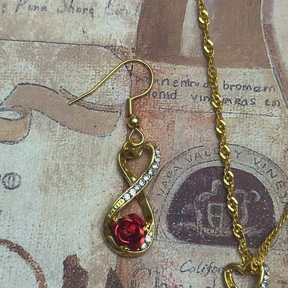 Rose & Heart Necklace and Earring Set NWOT - Picture 2 of 5